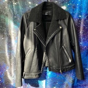 Forever 21 Black Faux Leather Moto Jacket Sherpa Collar Women’s Medium